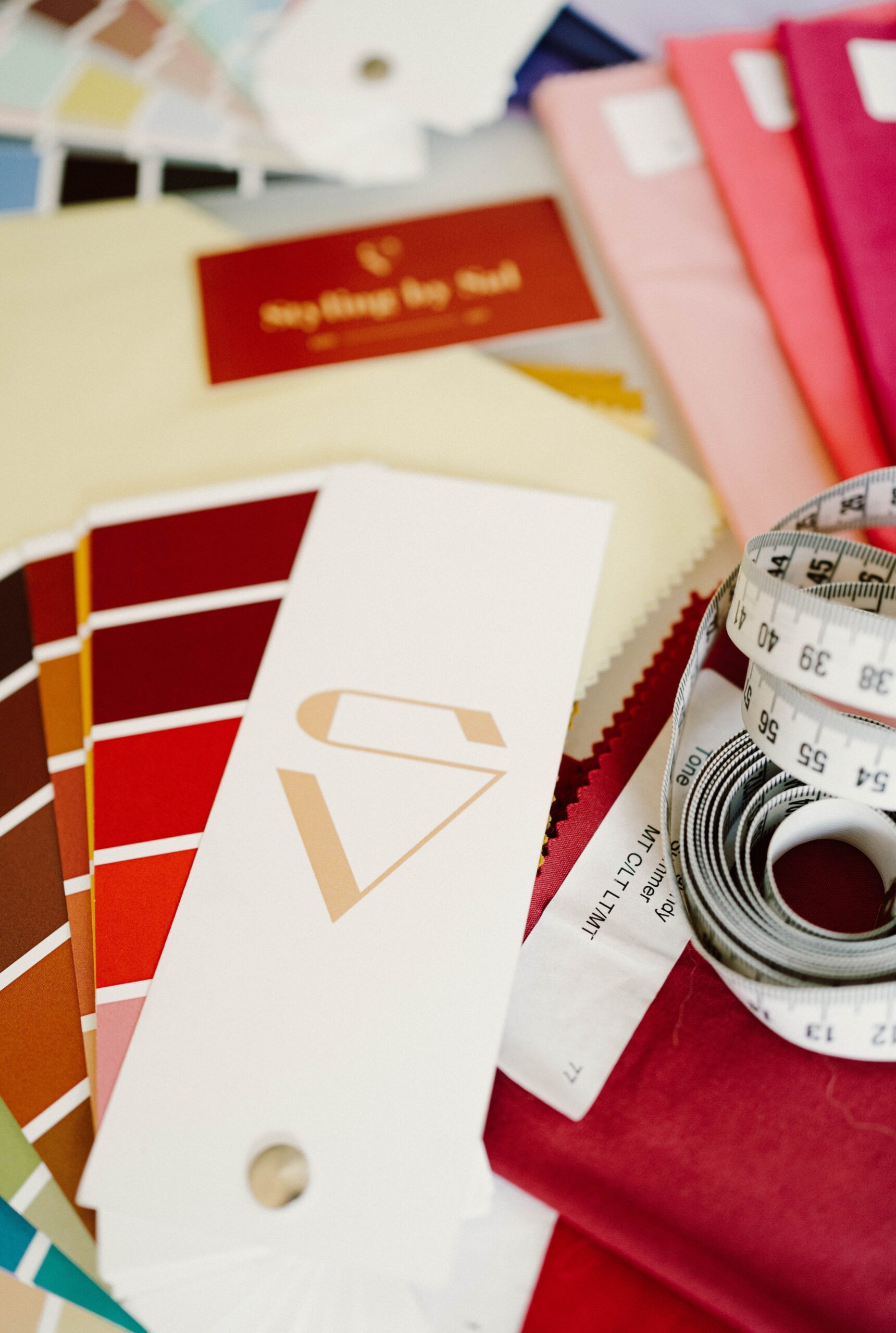 12 Lookbook images 551 × 820 px (1)